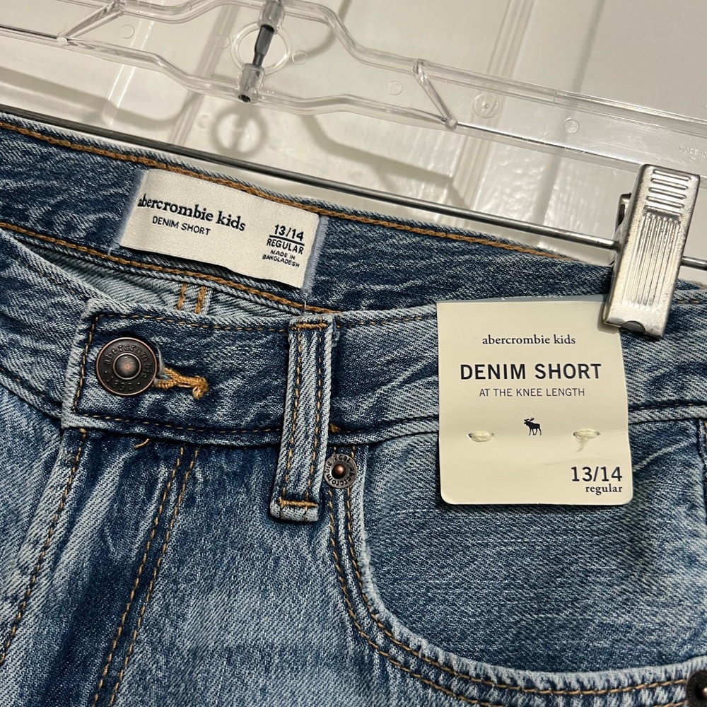 NEW Abercrombie & Fitch Kids Denim Shorts Size 13/14 - Picture 3 of 3